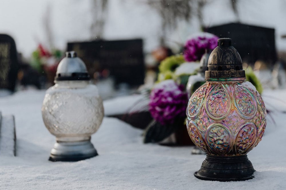 Crafting Memories: Innovative Urns That Blend Beauty with Functionality