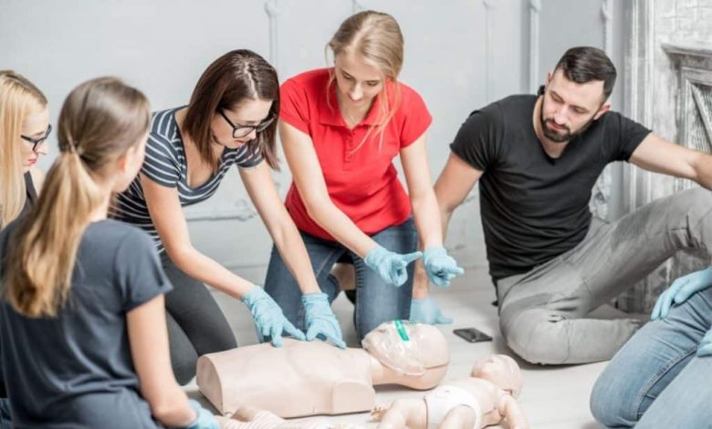 How First Aid Education Helps Reduce Panic During Critical Situations